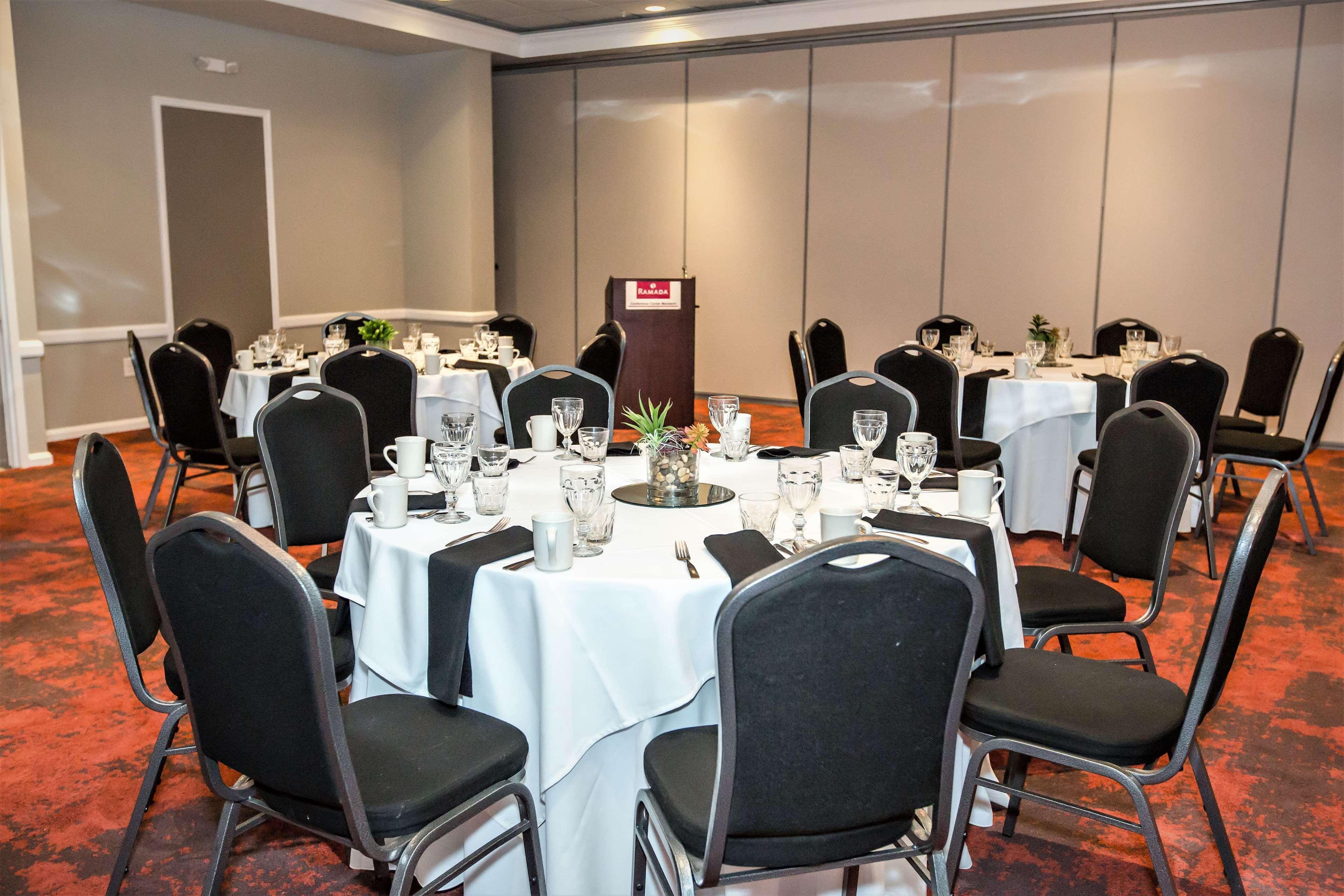 Ramada By Wyndham Jacksonville Hotel & Conference Center Εξωτερικό φωτογραφία