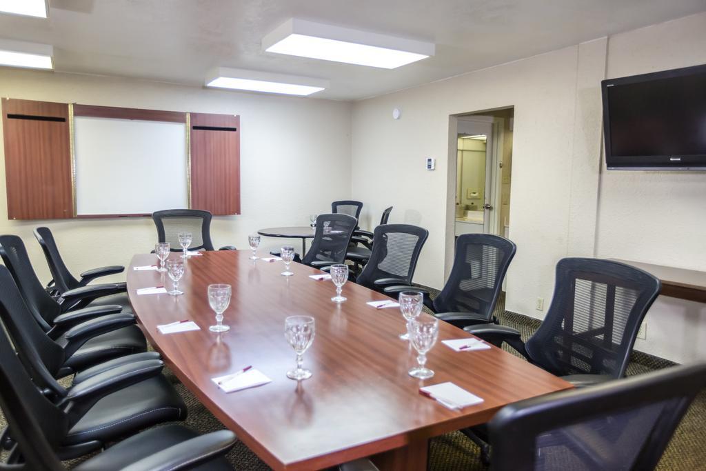 Ramada By Wyndham Jacksonville Hotel & Conference Center Εξωτερικό φωτογραφία