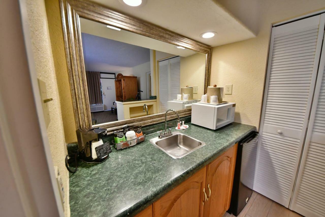 Ramada By Wyndham Jacksonville Hotel & Conference Center Εξωτερικό φωτογραφία